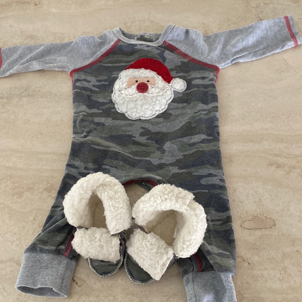 Cameo Christmas bodysuit with Shoes